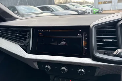  Audi A1 1.5 TFSI 35 Black Edition Sportback S Tronic Euro 6 (s/s) 5dr Thumbnail #38