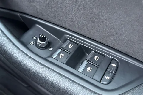 KU18SBV Audi A5 2.0 TFSI S line Sportback Euro 6 (s/s) 5dr Thumbnail #45