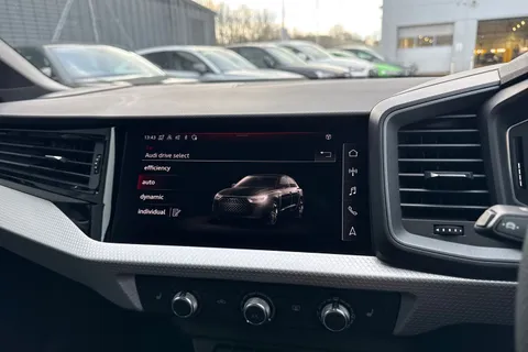  Audi A1 1.5 TFSI 35 Black Edition Sportback S Tronic Euro 6 (s/s) 5dr Thumbnail #42