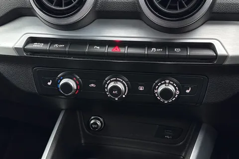 BD72UJL Audi Q2 Black Edition 35 TFSI 150 PS 6-speed Thumbnail #20