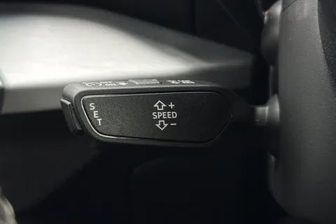 BD72UJL Audi Q2 Black Edition 35 TFSI 150 PS 6-speed Thumbnail #40