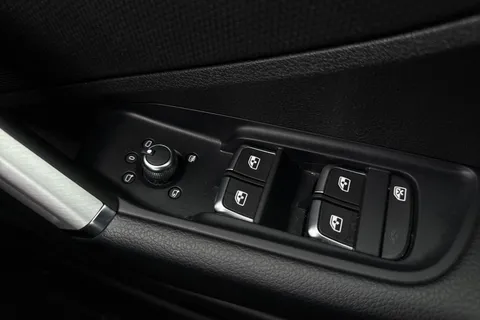 BD72UJL Audi Q2 Black Edition 35 TFSI 150 PS 6-speed Thumbnail #43