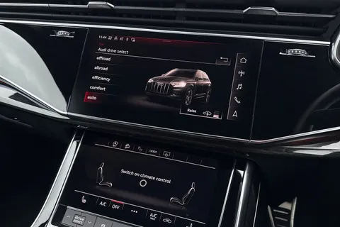 MP73XNV Audi SQ7 Black Edition TFSI 507 PS tiptronic Thumbnail #32