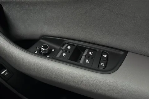 MP73XNV Audi SQ7 Black Edition TFSI 507 PS tiptronic Thumbnail #49