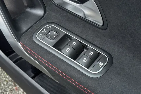 NG24SKN Mercedes-Benz A Class 1.3 A180h MHEV AMG Line (Premium) 7G-DCT Euro 6 (s/s) 5dr Thumbnail #21