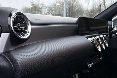 NG24SKN Mercedes-Benz A Class 1.3 A180h MHEV AMG Line (Premium) 7G-DCT Euro 6 (s/s) 5dr Thumbnail #39