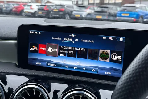 NG24SKN Mercedes-Benz A Class 1.3 A180h MHEV AMG Line (Premium) 7G-DCT Euro 6 (s/s) 5dr Thumbnail #51