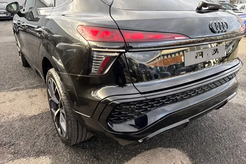  Audi Q3 1.5 e-hybrid Launch Edition Plus Sportback S Tronic Euro 6 (s/s) 5dr 26kWh Thumbnail #8