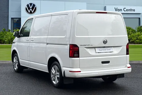 PK74OAO Volkswagen Transporter T30 Panel van Highline SWB 204 PS 2.0 TDI 7sp DSG Thumbnail #2