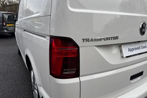 PK74OAO Volkswagen Transporter T30 Panel van Highline SWB 204 PS 2.0 TDI 7sp DSG Thumbnail #8