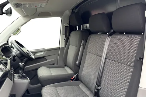 PK74OAO Volkswagen Transporter T30 Panel van Highline SWB 204 PS 2.0 TDI 7sp DSG Thumbnail #16