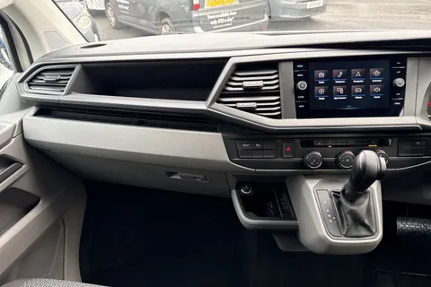 PK74OAO Volkswagen Transporter T30 Panel van Highline SWB 204 PS 2.0 TDI 7sp DSG Thumbnail #20