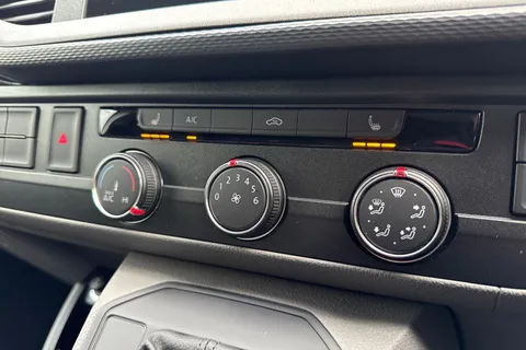 PK74OAO Volkswagen Transporter T30 Panel van Highline SWB 204 PS 2.0 TDI 7sp DSG Thumbnail #22