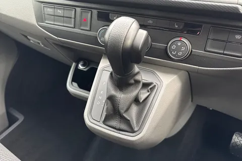 PK74OAO Volkswagen Transporter T30 Panel van Highline SWB 204 PS 2.0 TDI 7sp DSG Thumbnail #23