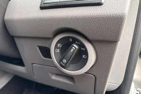 PK74OAO Volkswagen Transporter T30 Panel van Highline SWB 204 PS 2.0 TDI 7sp DSG Thumbnail #34