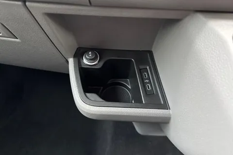 PK74OAO Volkswagen Transporter T30 Panel van Highline SWB 204 PS 2.0 TDI 7sp DSG Thumbnail #35