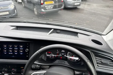 PK74OAO Volkswagen Transporter T30 Panel van Highline SWB 204 PS 2.0 TDI 7sp DSG Thumbnail #38