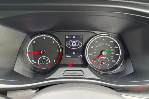 PK74OAO Volkswagen Transporter T30 Panel van Highline SWB 204 PS 2.0 TDI 7sp DSG Thumbnail #39