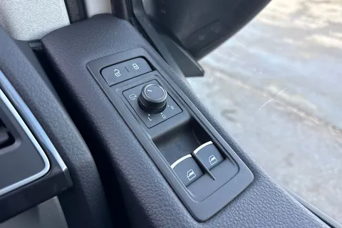 SV69WHR Volkswagen California Ocean SWB 150 PS 2.0 TDI BMT 7sp DSG Thumbnail #20