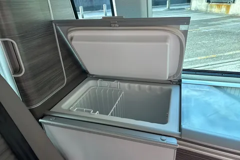 SV69WHR Volkswagen California Ocean SWB 150 PS 2.0 TDI BMT 7sp DSG Thumbnail #46