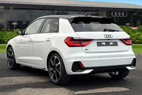  Audi A1 1.0 TFSI 30 Black Edition Sportback S Tronic Euro 6 (s/s) 5dr Thumbnail #3