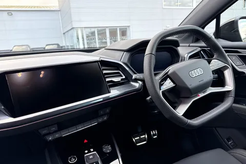  Audi Q4 e-tron 45 Black Edition Auto 5dr 82kWh Thumbnail #18