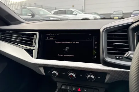  Audi A1 1.0 TFSI 30 Black Edition Sportback S Tronic Euro 6 (s/s) 5dr Thumbnail #39