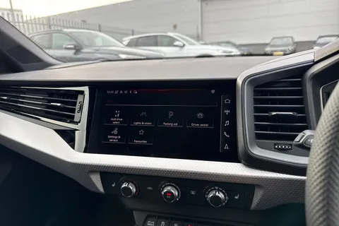  Audi A1 1.0 TFSI 30 Black Edition Sportback S Tronic Euro 6 (s/s) 5dr Thumbnail #41