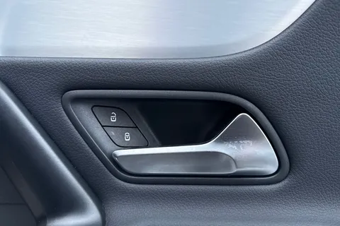 KR72NHB Mercedes-Benz Cla Class 2.0 CLA220d AMG Line Night Edition (Premium Plus) Coupe 8G-DCT Euro 6 (s/s) 4dr Thumbnail #21