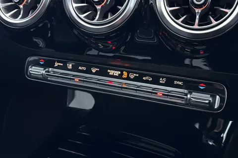 KR72NHB Mercedes-Benz Cla Class 2.0 CLA220d AMG Line Night Edition (Premium Plus) Coupe 8G-DCT Euro 6 (s/s) 4dr Thumbnail #22