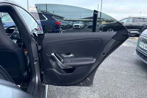 KR72NHB Mercedes-Benz Cla Class 2.0 CLA220d AMG Line Night Edition (Premium Plus) Coupe 8G-DCT Euro 6 (s/s) 4dr Thumbnail #41