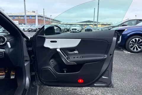 KR72NHB Mercedes-Benz Cla Class 2.0 CLA220d AMG Line Night Edition (Premium Plus) Coupe 8G-DCT Euro 6 (s/s) 4dr Thumbnail #45