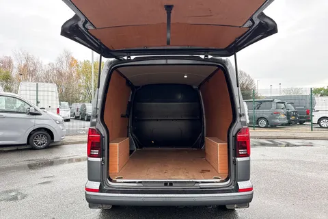 DE74HSU Volkswagen Transporter 2.0 TDI 110 Highline Van Thumbnail #6