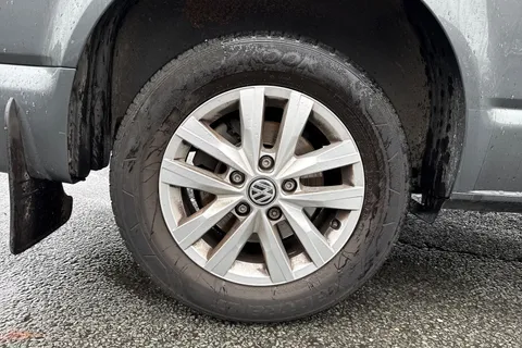 DE74HSU Volkswagen Transporter 2.0 TDI 110 Highline Van Thumbnail #10