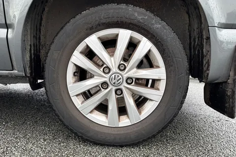 DE74HSU Volkswagen Transporter 2.0 TDI 110 Highline Van Thumbnail #11