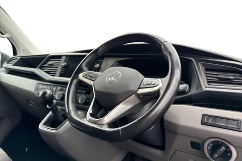 DE74HSU Volkswagen Transporter 2.0 TDI 110 Highline Van Thumbnail #13