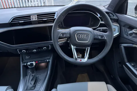 Audi Q3 2.0 TDI 35 S line S Tronic Euro 6 (s/s) 5dr Thumbnail #18