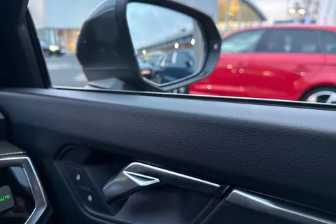 Audi Q3 2.0 TDI 35 S line S Tronic Euro 6 (s/s) 5dr Thumbnail #21