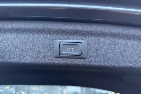 Audi Q3 2.0 TDI 35 S line S Tronic Euro 6 (s/s) 5dr Thumbnail #25