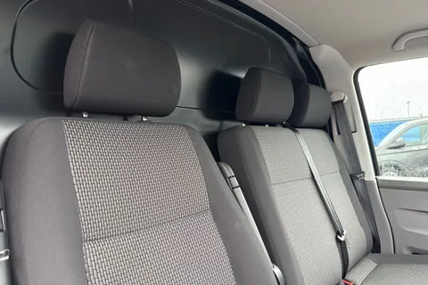 DE74HSU Volkswagen Transporter 2.0 TDI 110 Highline Van Thumbnail #23