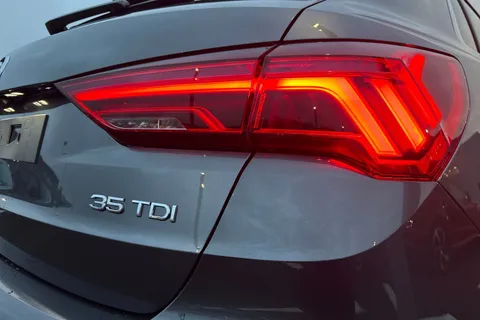 Audi Q3 2.0 TDI 35 S line S Tronic Euro 6 (s/s) 5dr Thumbnail #27