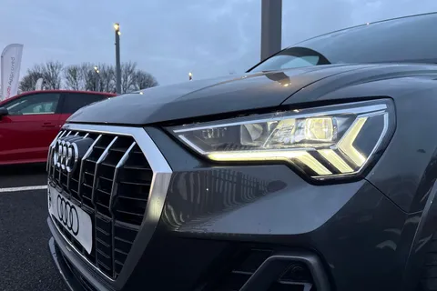 Audi Q3 2.0 TDI 35 S line S Tronic Euro 6 (s/s) 5dr Thumbnail #28