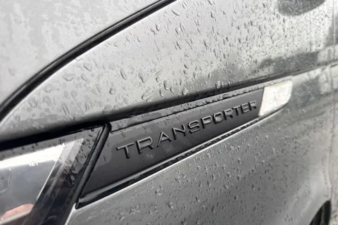 DE74HSU Volkswagen Transporter 2.0 TDI 110 Highline Van Thumbnail #27