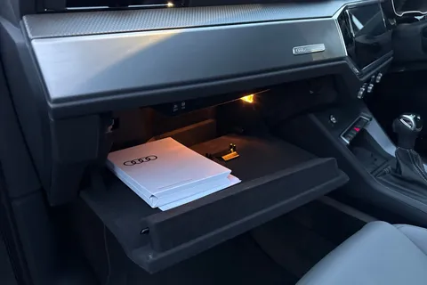 Audi Q3 2.0 TDI 35 S line S Tronic Euro 6 (s/s) 5dr Thumbnail #33