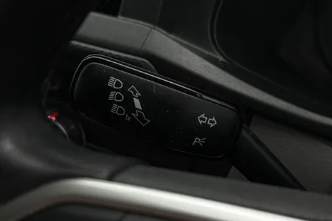 DE74HSU Volkswagen Transporter 2.0 TDI 110 Highline Van Thumbnail #36