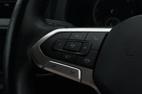 DE74HSU Volkswagen Transporter 2.0 TDI 110 Highline Van Thumbnail #37