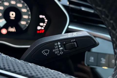 Audi Q3 2.0 TDI 35 S line S Tronic Euro 6 (s/s) 5dr Thumbnail #41