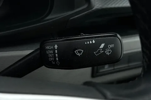 DE74HSU Volkswagen Transporter 2.0 TDI 110 Highline Van Thumbnail #39