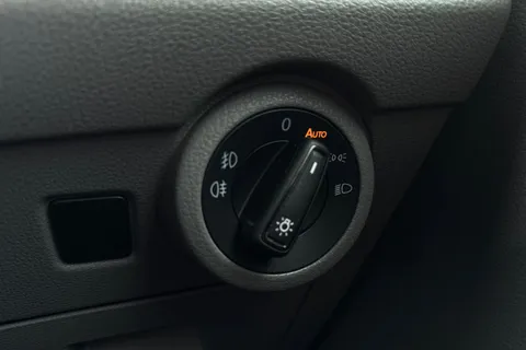 DE74HSU Volkswagen Transporter 2.0 TDI 110 Highline Van Thumbnail #41