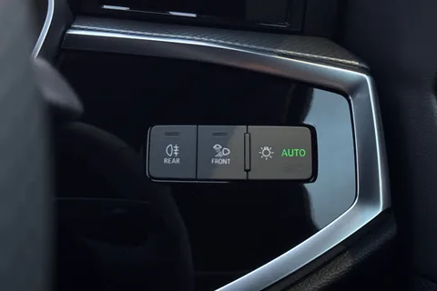 Audi Q3 2.0 TDI 35 S line S Tronic Euro 6 (s/s) 5dr Thumbnail #45